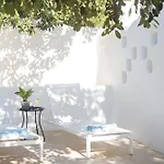 Kallos &