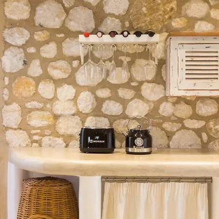 Kallos & Apartment Naxos City