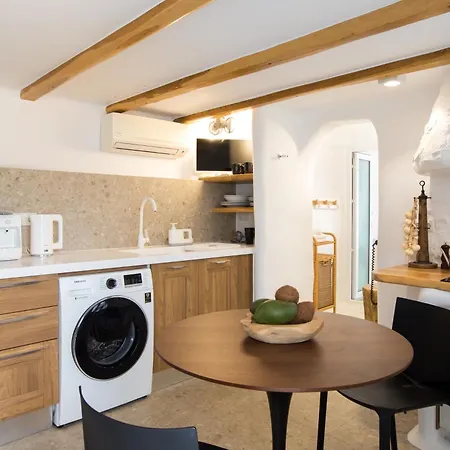 Kallos & Apartment Naxos City